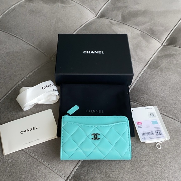 NWT, Chanel O-Cardholder - Picture 12 of 12